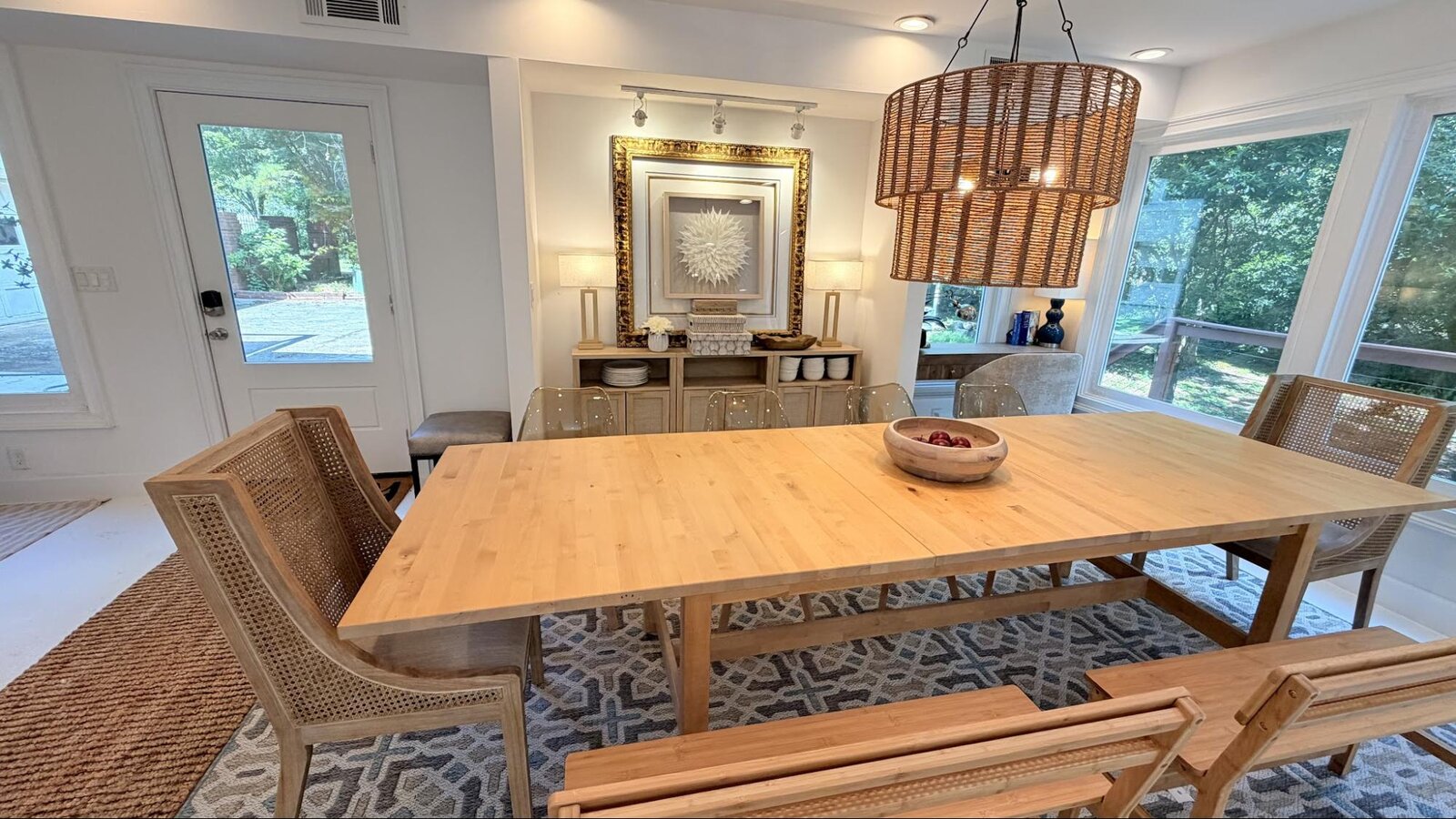 Dix Lee'On Airbnb coastal home by Vinette Brown Dye — view 3
