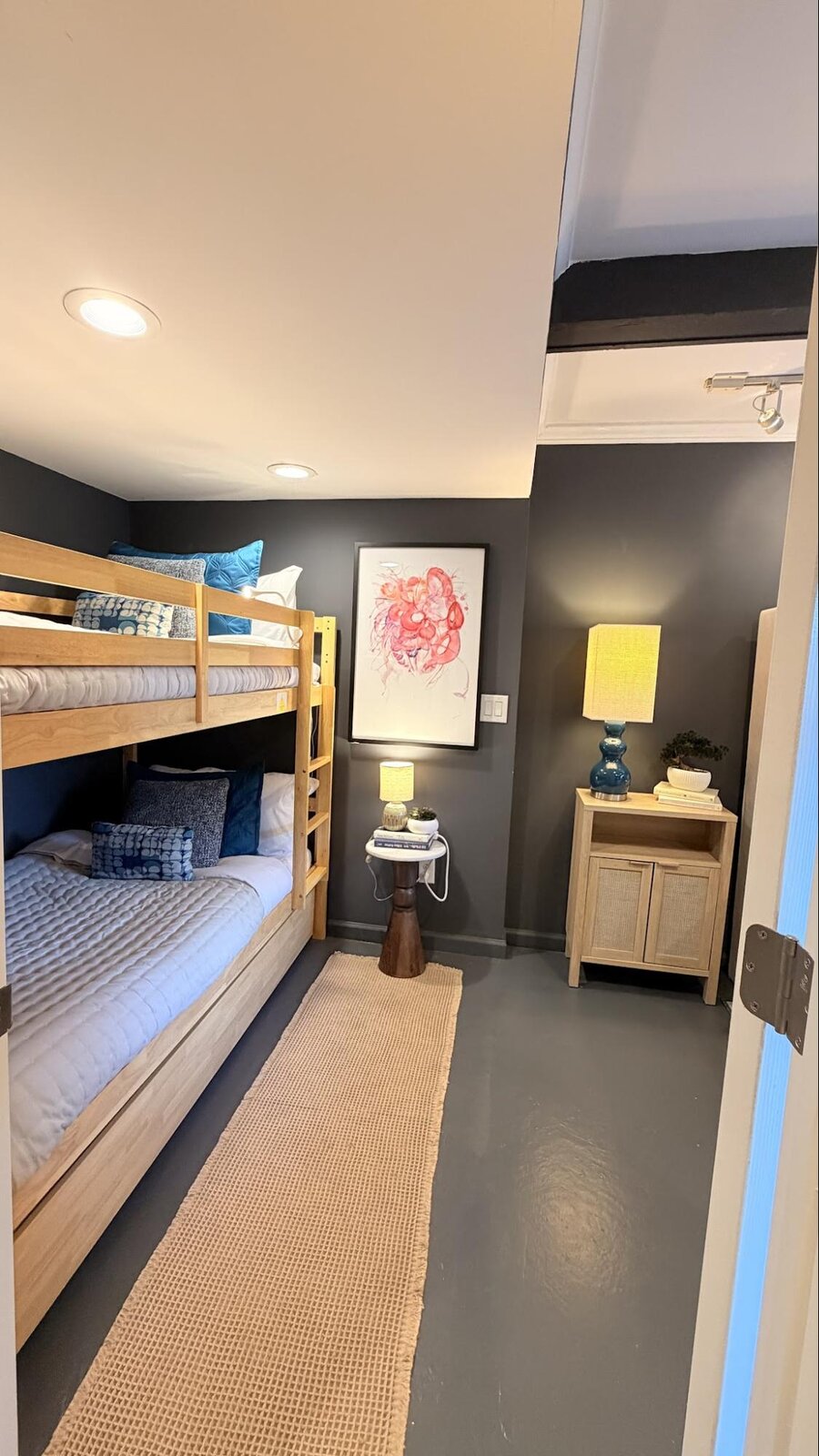 Dix Lee'On Airbnb coastal home by Vinette Brown Dye — view 5